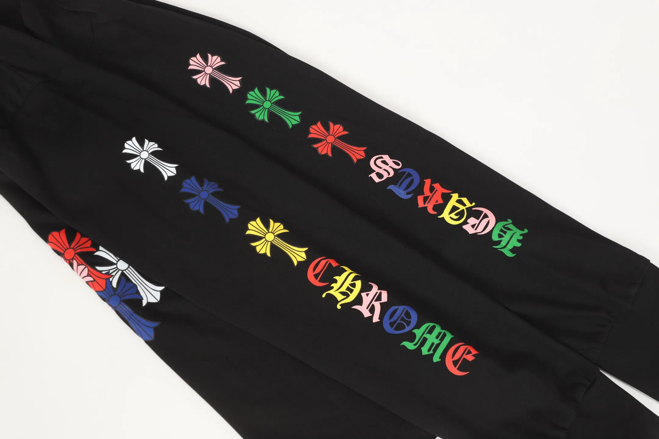 P160 -Chrome Hearts/Chrome Hearts Colorful Cross ✝️Sanskrit letters explosive long-sleeved T-shirt -High weight, high density and high quality. The wool is soft, delicate and skin-friendly. It feels soft and silky. It has excellent warmth and skin-friendly properties.